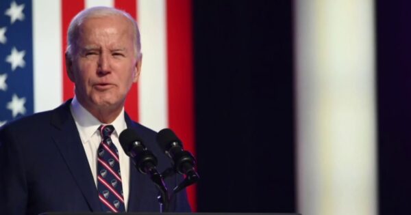 Why a booming economy isn’t boosting Biden’s approval numbers