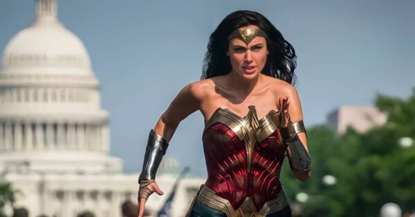 Gal Gadot & Kristen Wiig Got A Nasty Rash From A Watery Wonder Woman Scene