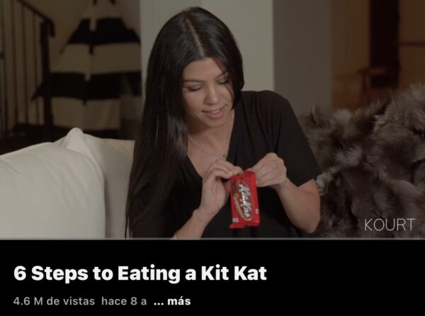 hace 8 años Kourtney Kardashian publicó su tutorial de como comer KitKat ♥️ https://t.co/vWbjvcqeHN