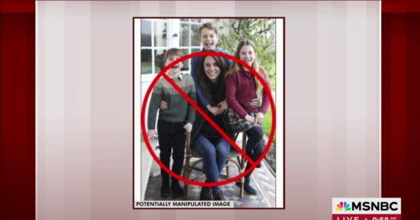 Kate Middleton photo removed over manipulation concerns