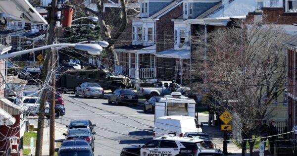 Pennsylvania shooting suspect in custody after police standoff in New Jersey