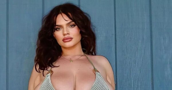 'Curvy Kylie Jenner' sends fans wild as she flaunts bod in teeny bikini