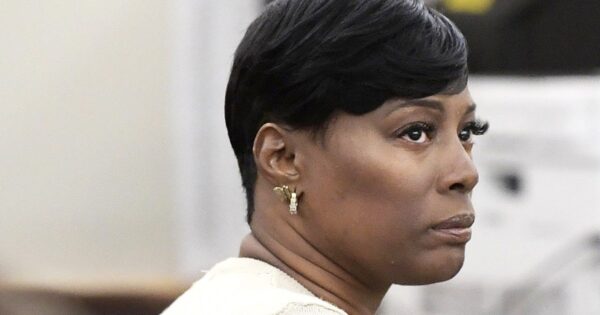 Crystal Mason’s five-year prison sentence is overturned in Texas