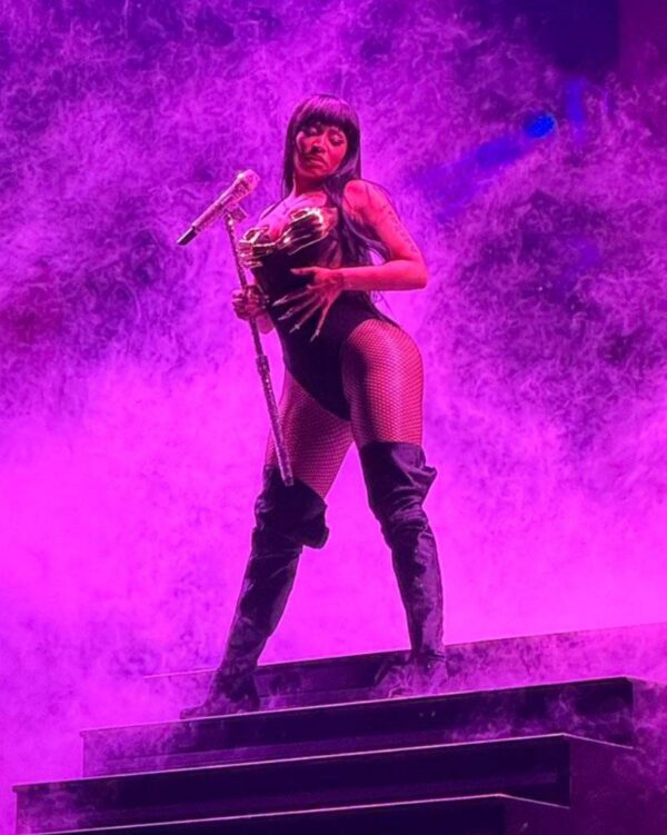 @NICKIMINAJ’s sold-out show at the Oakland Arena earning the venue its second highest grossing single-night by a Hip-Hop…