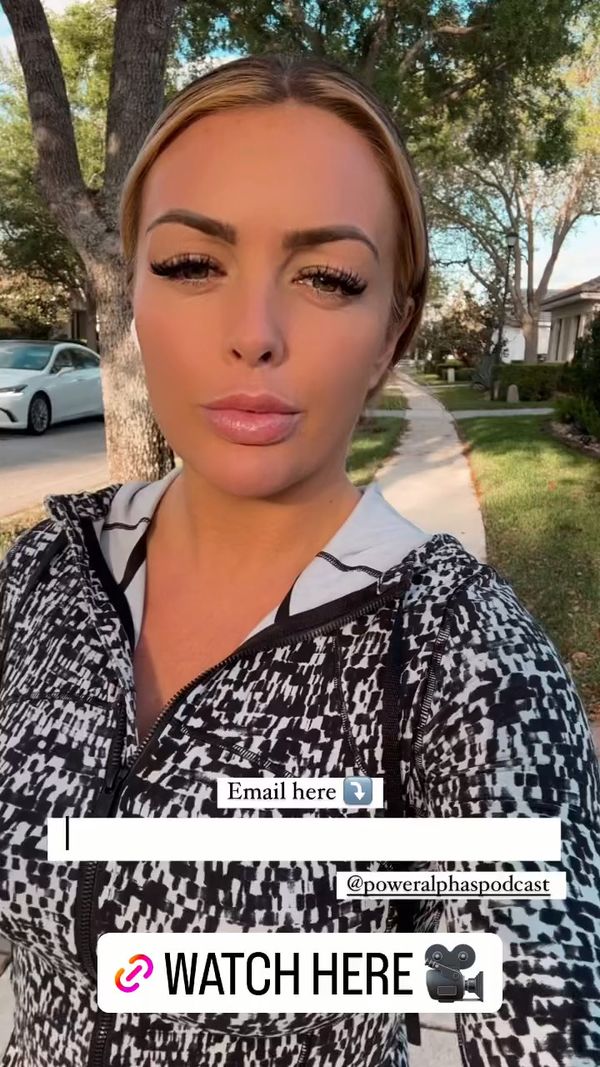????‍♀️ Join #MandyRose on a Stroll as She Spills the Tea on her Podcast ????️