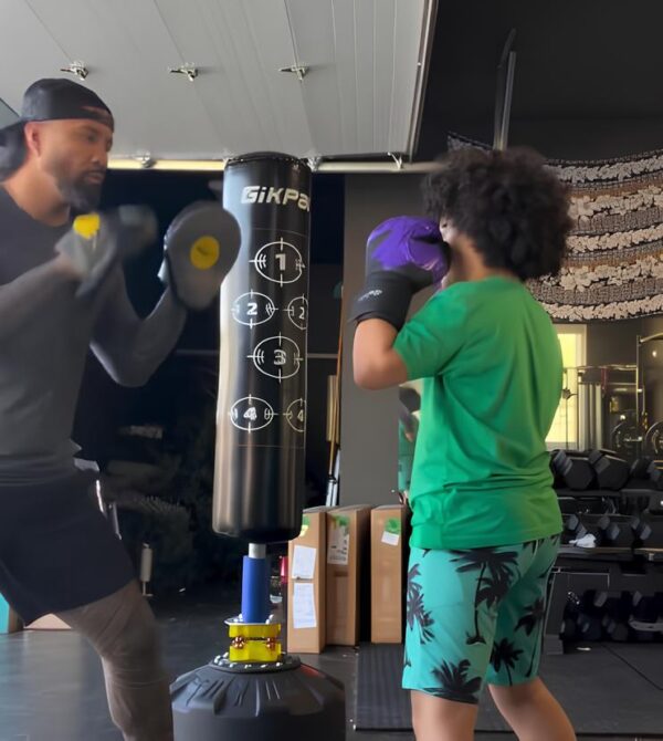 ????‍♂️???? Jey Uso takes his WrestleMania training to heart with a little help from his son! As the 'Brother vs Brother' ba…