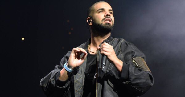 Drake Allegedly Slides Into a Fan’s DMs and Gets Ghosted | News