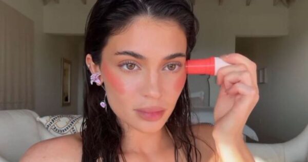 Kylie Jenner sparks pregnancy rumors after fans spot major ‘clue’ in new makeup tutorial – Celebrity News – Entertainment
