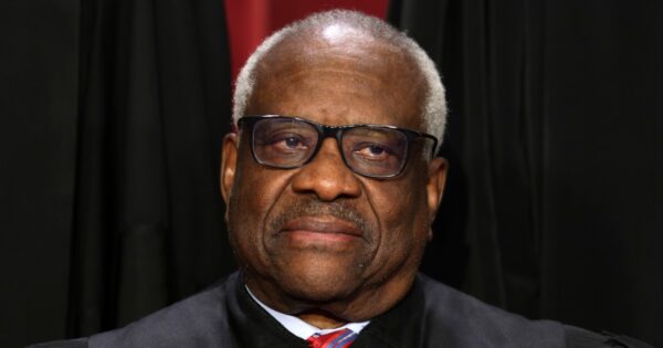 Clarence Thomas questions Jan. 6 rioter prosecutions at Supreme Court