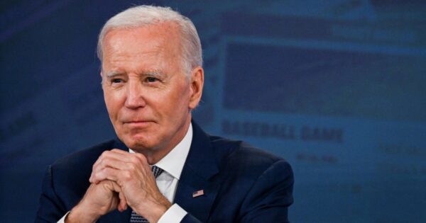 Biden’s new airline refund fee rule doubles as a clever campaign strategy