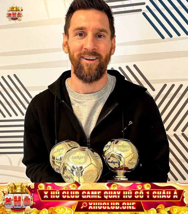 Leo Messi là cầu thủ duy nhất lập hattrick giải thưởng của liên đoàn thống kê và lịch sử bóng đá quốc tế (IFFHS):