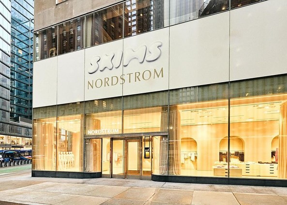 The SKIMS Spring Shop at The Corner in Nordstrom NYC is open!

Get set for spring in signature tees, sweat sets, bodysui…
