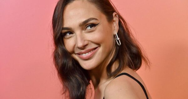 Gal Gadot Goes for a Classic Body-Hugging Dress With Slit in Red Carpet Appearance After Birth | Rockdale Newton Citizen Parade Content