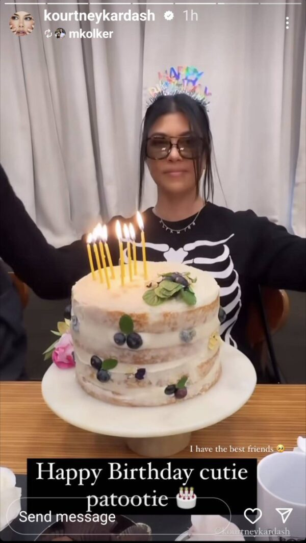 Kourtney Kardashian having a great time for her birthday #TheKardashians #KourtneyKardashian https://t.co/Q0YXiakhI9