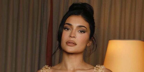 Kylie Jenner Paired Her ’90s Prada With Pam Anderson-Inspired Glam