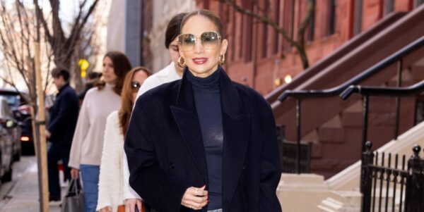 Jennifer Lopez Wears Loose-Fitting Jeans and Stilettos in NYC