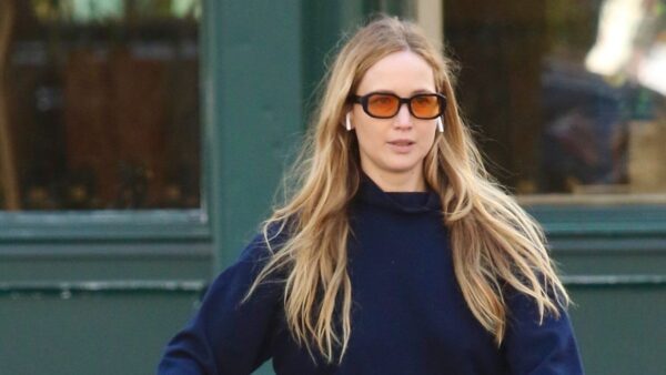 Jennifer Lawrence Builds a Comfy-Chic Spring Outfit With Three Pieces
