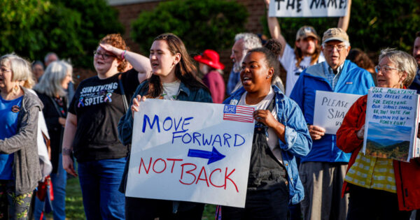 Virginia school board reverses decision to remove Confederate names