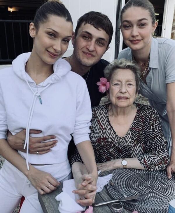 Gigi & Bella with their grandmother ????