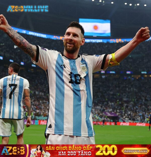 ????Lionel Messi sẽ bước sang tuổi 37 vào tháng tới. 20 năm trong bóng đá. – Anh ấy vẫn là đương kim vô địch thế giới…….