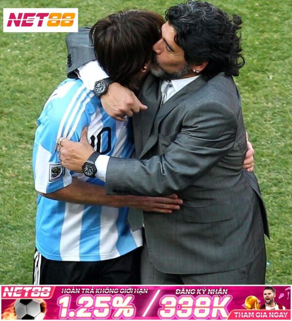 Messi ???? "Dù cho tôi có chơi bóng thêm một triệu năm thì vẫn không thể đạt đến đẳng cấp của Maradona. Ông ấy là người vĩ…