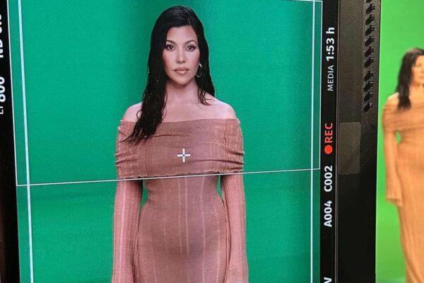 Kourtney Kardashian Opens Up About Doing Promo Shoot 3 Months Postpartum—⁘Even though my baby boy was with me all day on set it's not the same when I'm covered in makeup, in high heels and wearing a dress,⁘ she shared Kourtney Kardashian Barker is … https://t.co/AhtzybkC3U: https://t.co/p6lil1IA1W