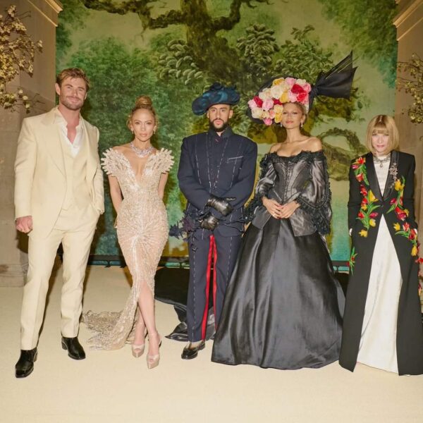 Bad Bunny, Zendaya, Jennifer Lopez, Chris Hemsworth & Anna Wintour en el #MetGala2024. ???? https://t.co/FfNqafWROG