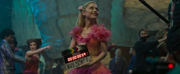 ???? Ariana Grande como Glinda no set de 'Wicked: Parte Um'! https://t.co/Y8tENDDdLX