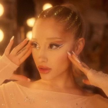 ‘eternal sunshine’ by Ariana Grande has surpassed 2 BILLION streams on Spotify. It’s her sixth album to achieve this.
