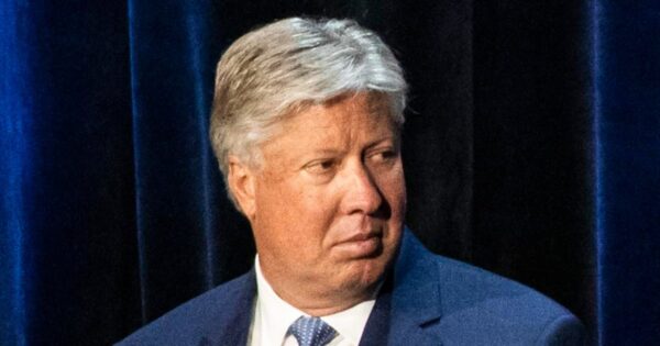 MAGA pastor Robert Morris’ sexual abuse scandal underscores the right’s LGBTQ hypocrisy