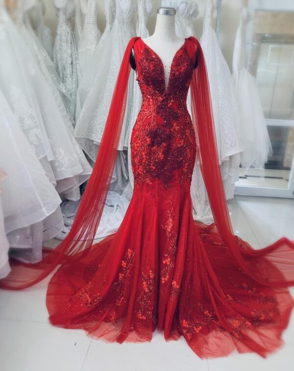 Stunning Bright Red Wedding Dress With Elegant Cape Veil Made to Order, Red Bridal Gown With Plunge Neck With or Without Matching Veil – Etsy Canada