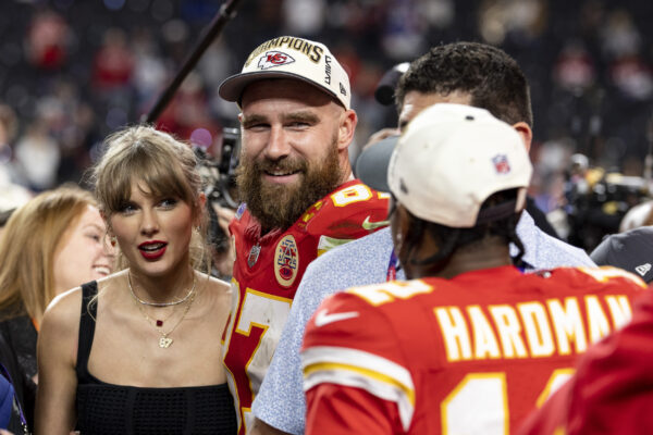 Travis Kelce and Taylor Swift Cozy Up in New Date Night Photo