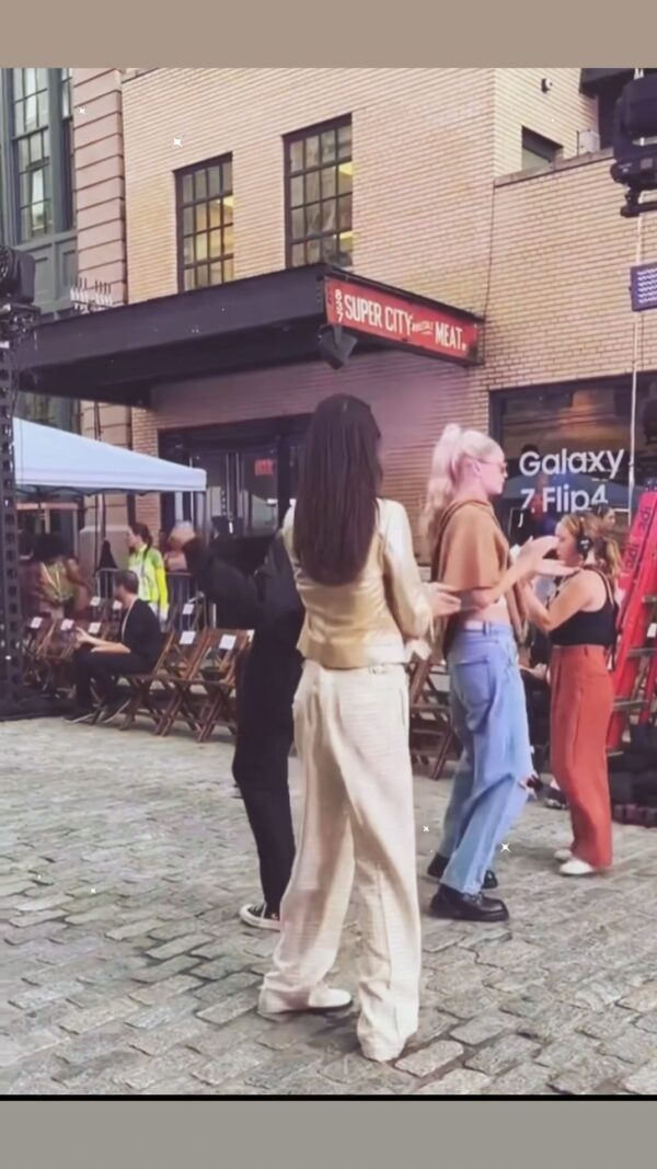 Gigi & Bella leaning choreography for vogue world 🤍