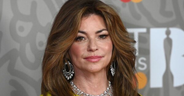 Shania Twain’s illness which prevented her singing for 15 years explained | Celebrity News | Showbiz & TV