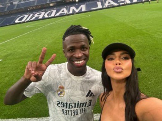 Kim Kardashian visits Real Madrid and meets the big stars! https://t.co/mQsEGDKLtK