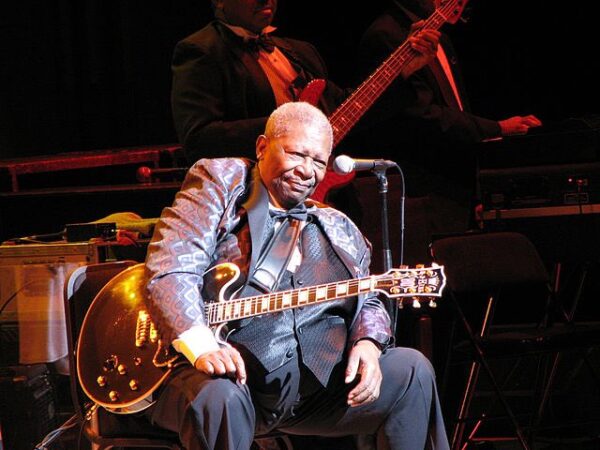 TODAY’S AFRO BIRTHDAYS ! BLUES SINGER/MUSICIAN, B.B. KING ! NBA PLAYER, ELGIN BAYLOR ! OLYMPIC GOLD MEDALIST HURDLER, KEVIN YOUNG ! ACTRESS, KYLA PRATT ! SINGER, JON HENDRICKS ! https://t.co/SxMdRzRZdt https://t.co/0Llb1wPxKl