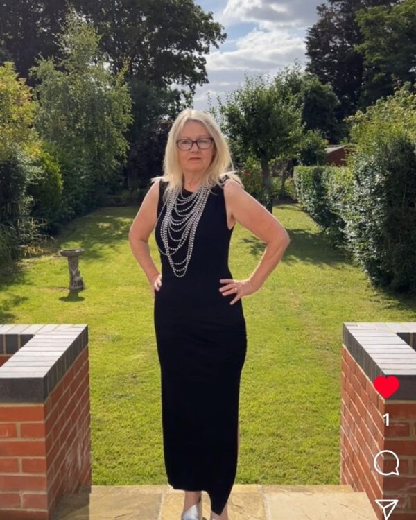 #ootd #accesories #mystyle #dailystyle #blackdress #silverpearls #silvershoes