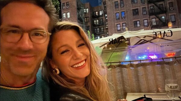 Blake Lively and Ryan Reynolds Cuddle Up on NYC Date Night Blake Lively and Ryan Reynolds Go Out in NYC for Date Night