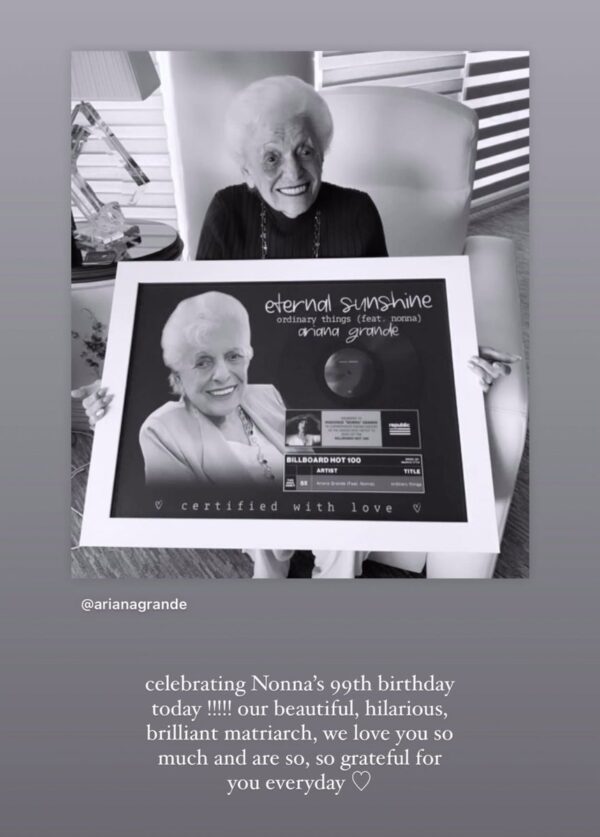 Ariana Grande via Instagram Stories:

“celebrando o 99º aniversário da Nonna hoje! Nossa linda, engraçada e brilhante matriarca, nós te amamos muito e somos gratos por você todos os dias” https://t.co/veBdSvJFNA