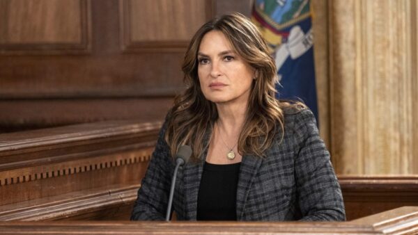 Mariska Hargitay Says Celebs Often Want To Play “A Dead Body” On ‘SVU’