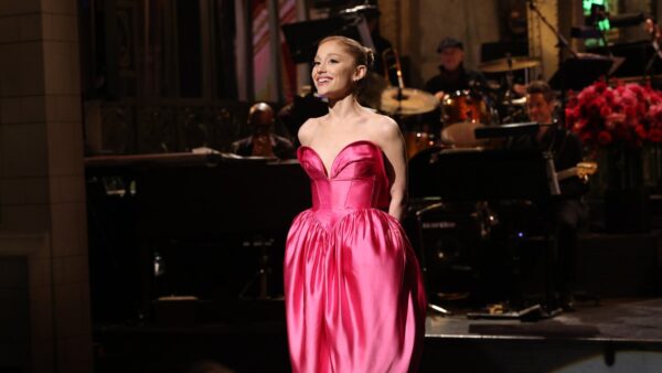 Ariana Grande Hosts ‘SNL’ In Some Truly Wicked Vintage