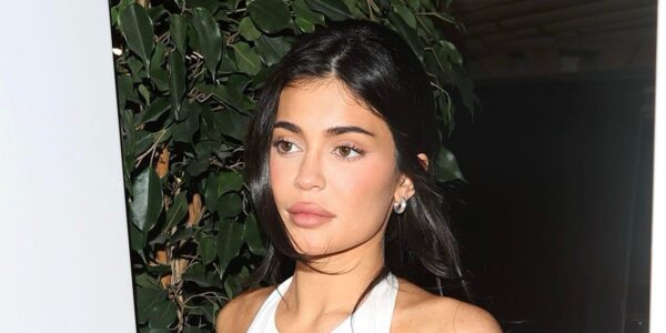 Kylie Jenner shows how she will age with TikTok beauty filter