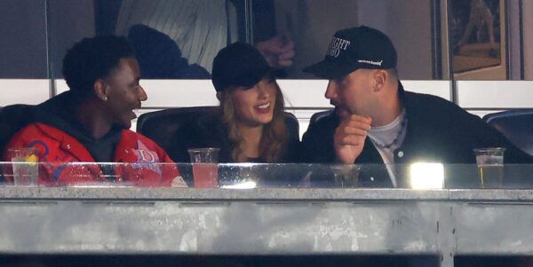 See Taylor Swift and Travis Kelce’s Yankees Game Date Photos