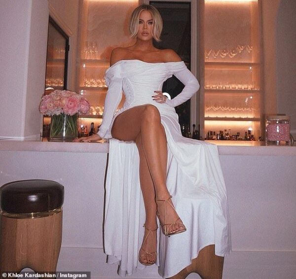 Captivating in every way! Khloe Kardashian shines in a mesmerizing offtheshoulder dress, embracing elegance and style ef…