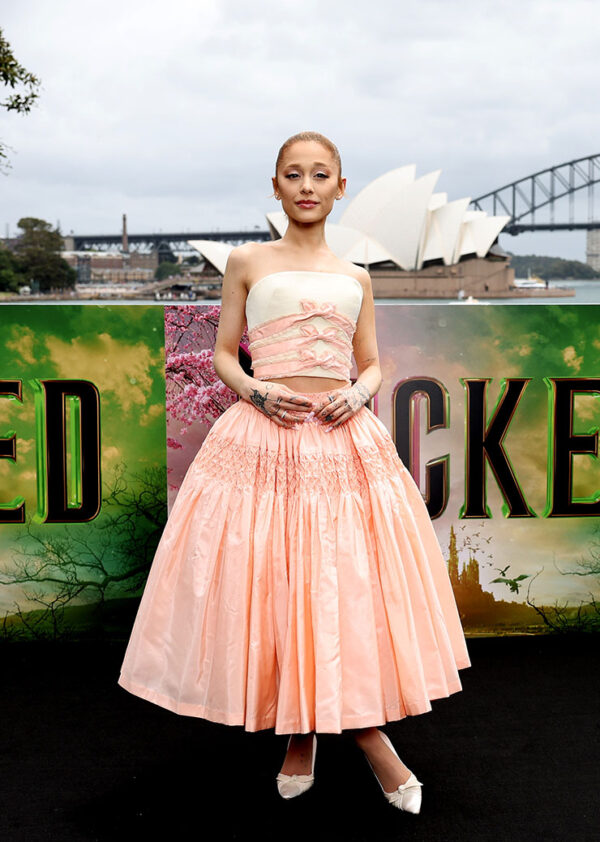 Ariana Grande embraces OTT Girlishness at ‘Wicked’ Photocall